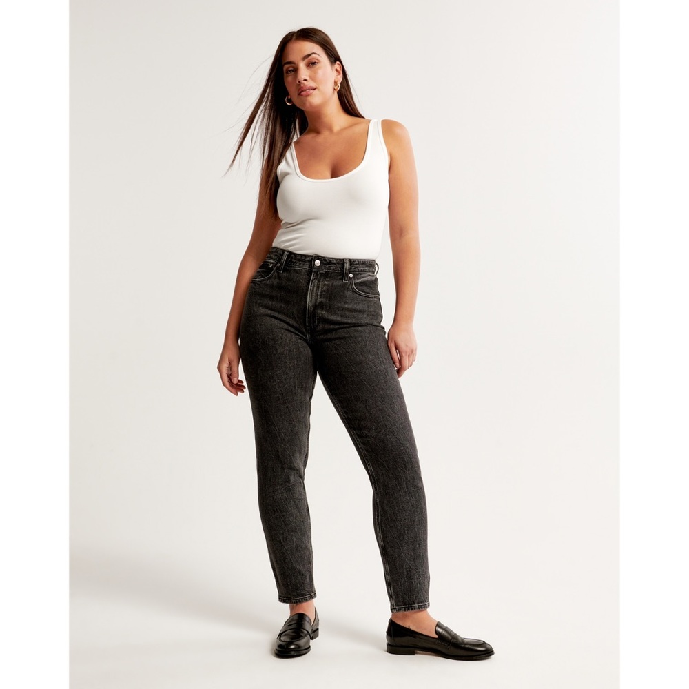 NWT Abercrombie & Fitch The Mom High Rise Curve Love Jean size 16 - firm price